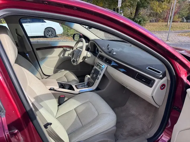 Volvo S80 2011 photo 2