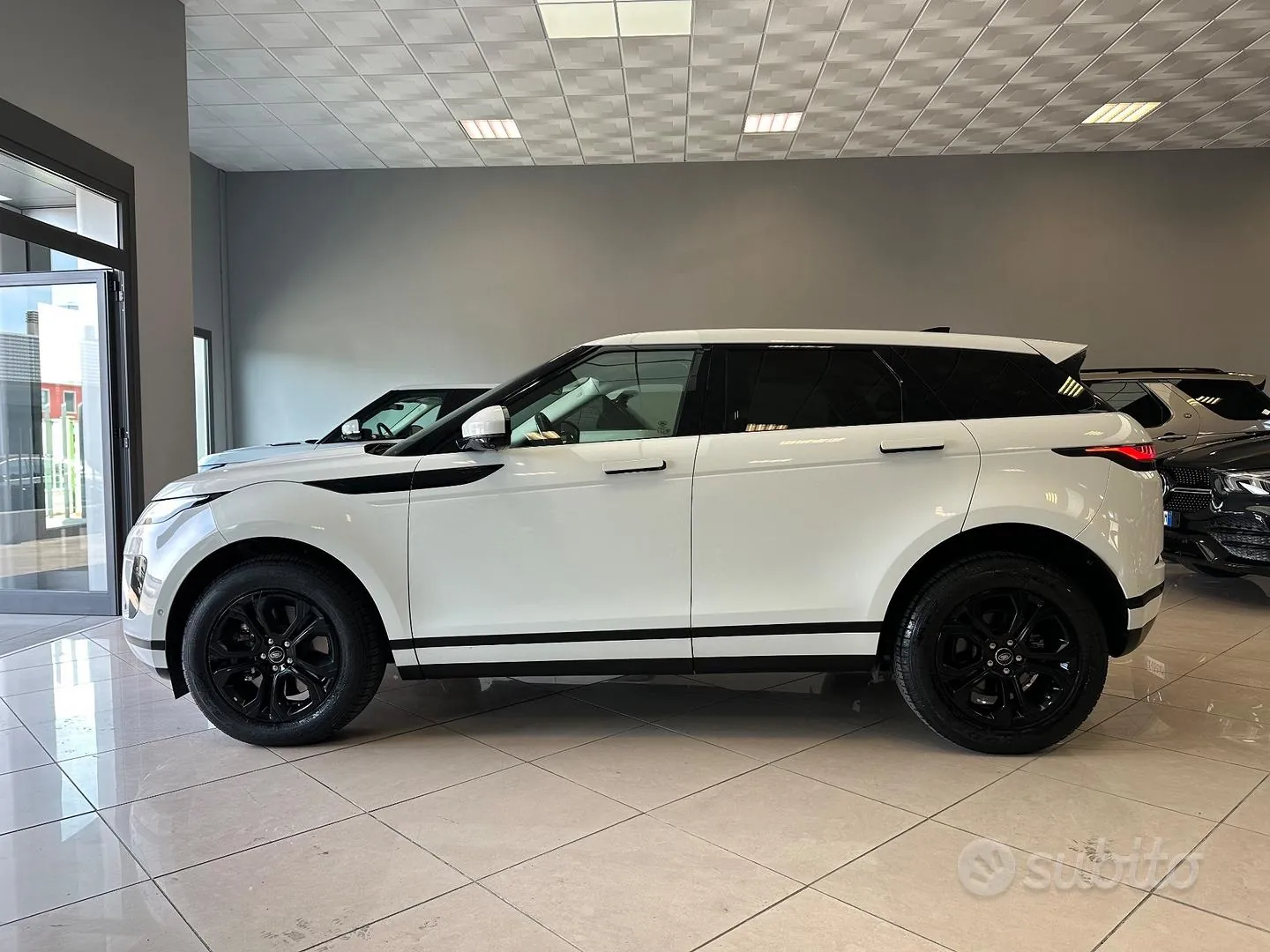Land Rover Range Rover Evoque 2021 photo 3