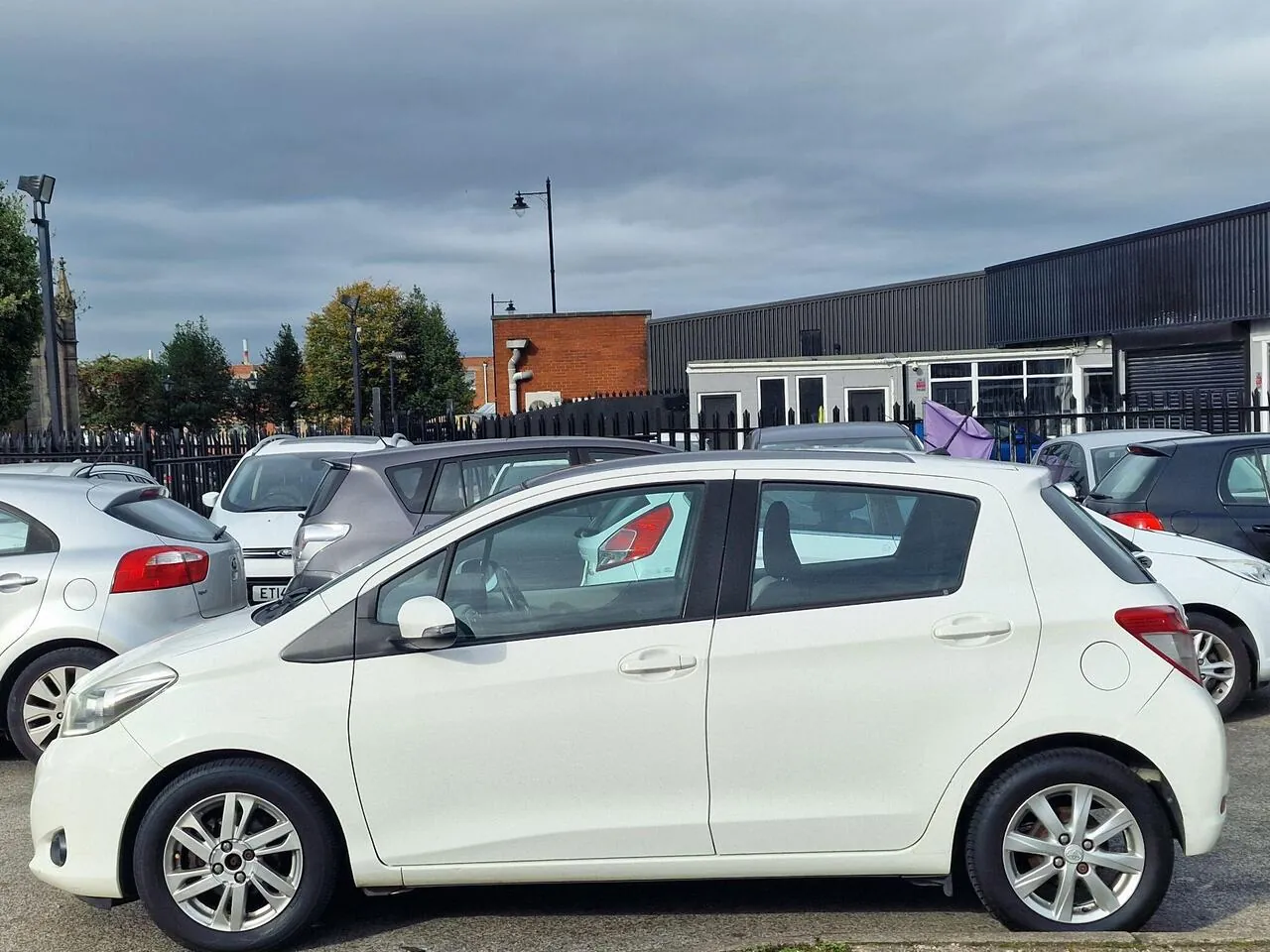 Toyota Yaris 2011 photo 5