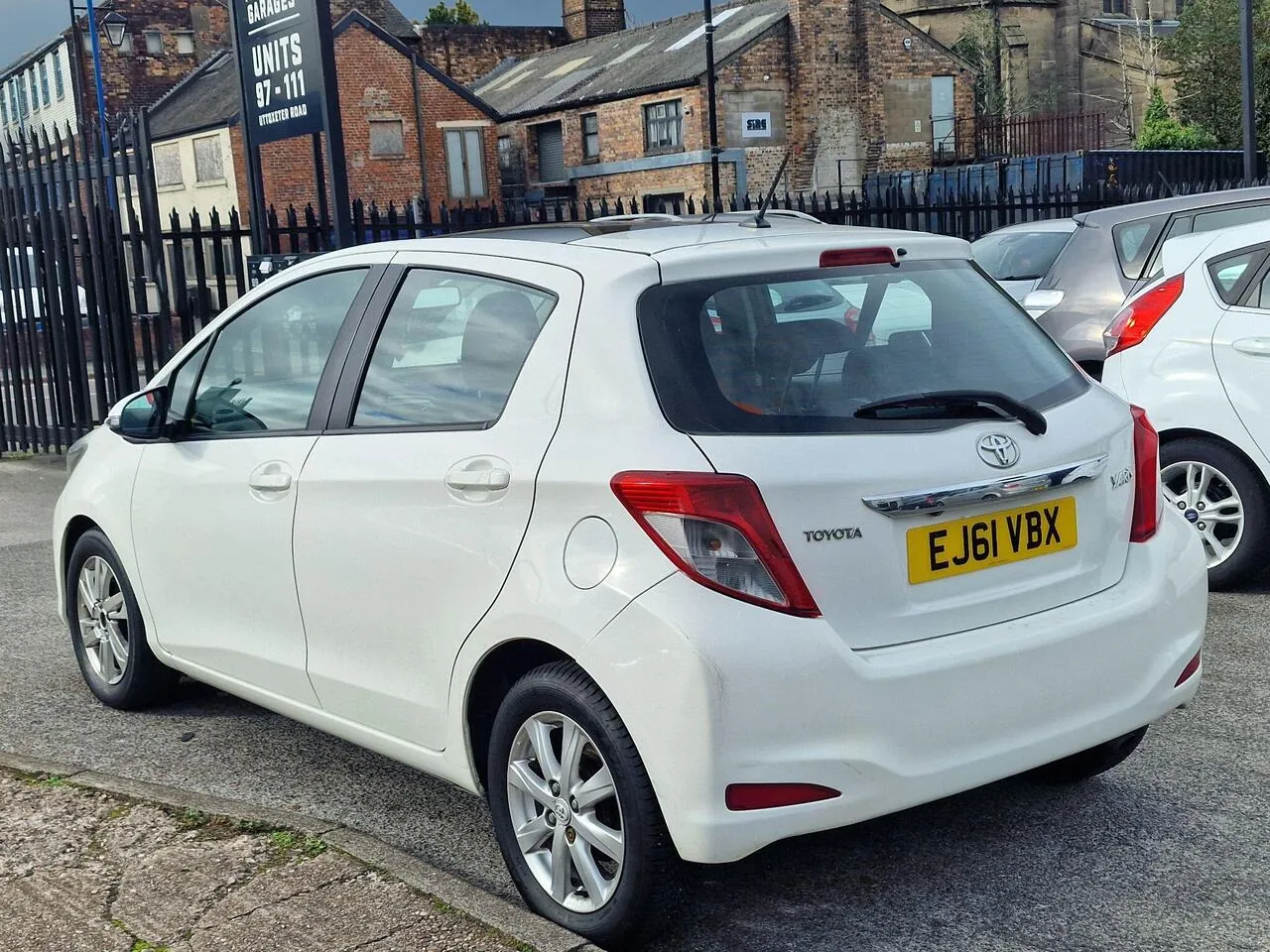 Toyota Yaris 2011 photo 4