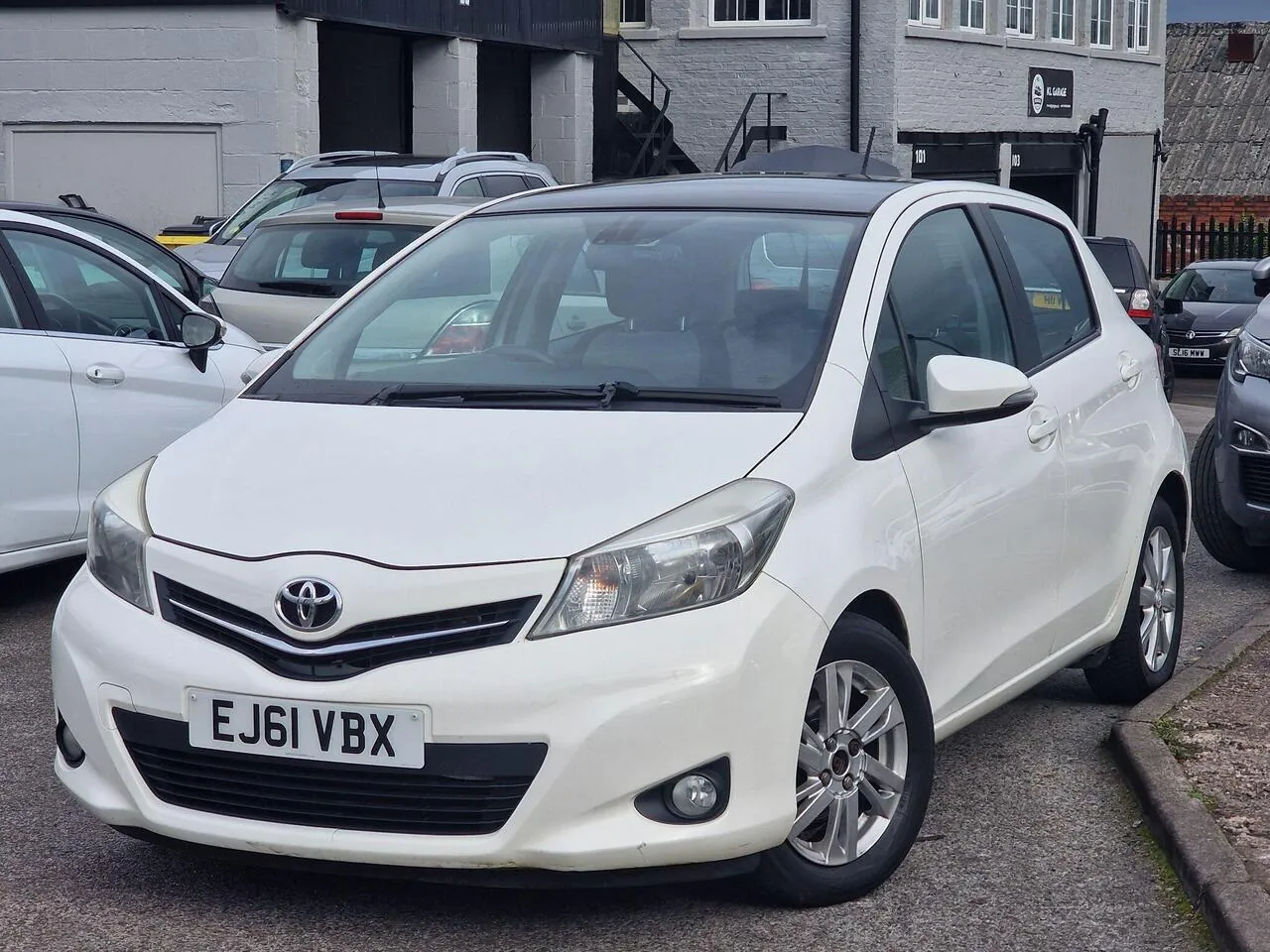 Toyota Yaris 2011 photo 3