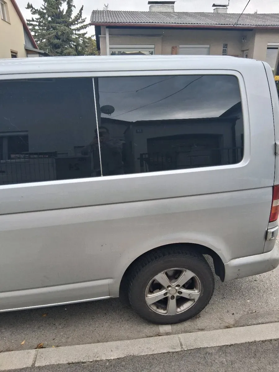 Volkswagen T5 2006 photo 2