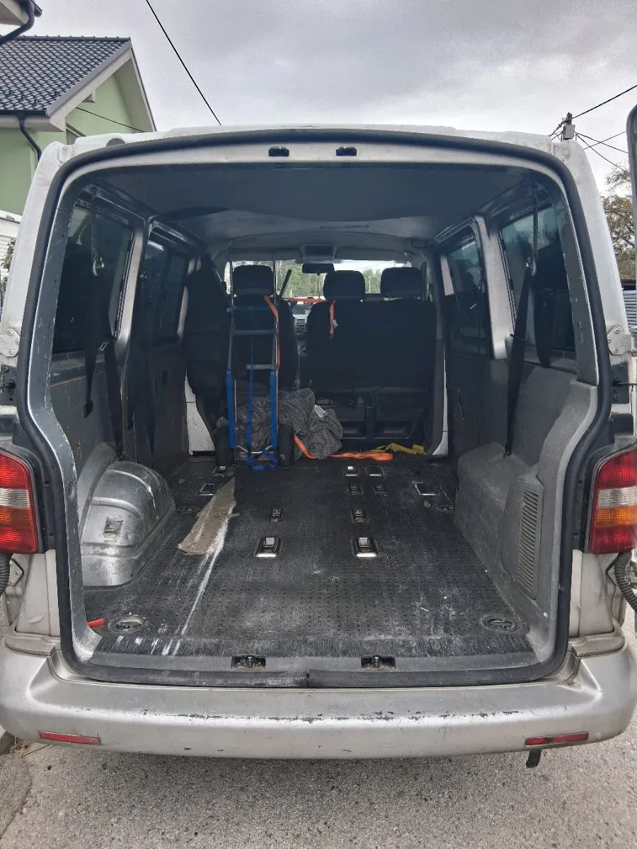 Volkswagen T5 2006 photo 3