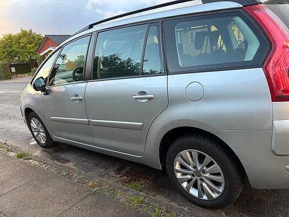 Citroen Grand C4 Picasso 2010 photo 3