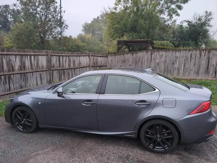 Lexus Is 2019 photo 2