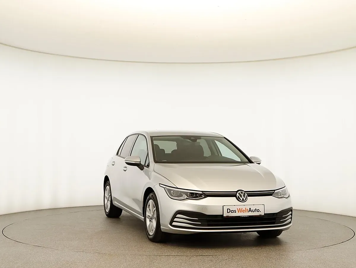 Volkswagen Golf 2022 photo 2