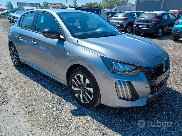 Peugeot 208 2024 photo 3