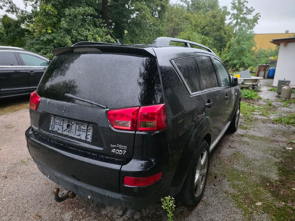 Peugeot 4007 2008 photo 3