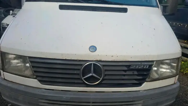 Mercedes-Benz Sprinter 212