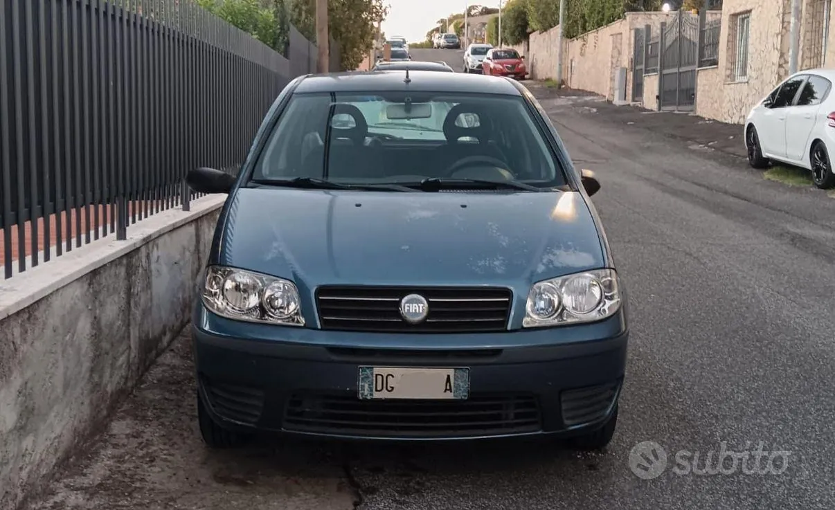 Fiat Punto 2004 photo 2