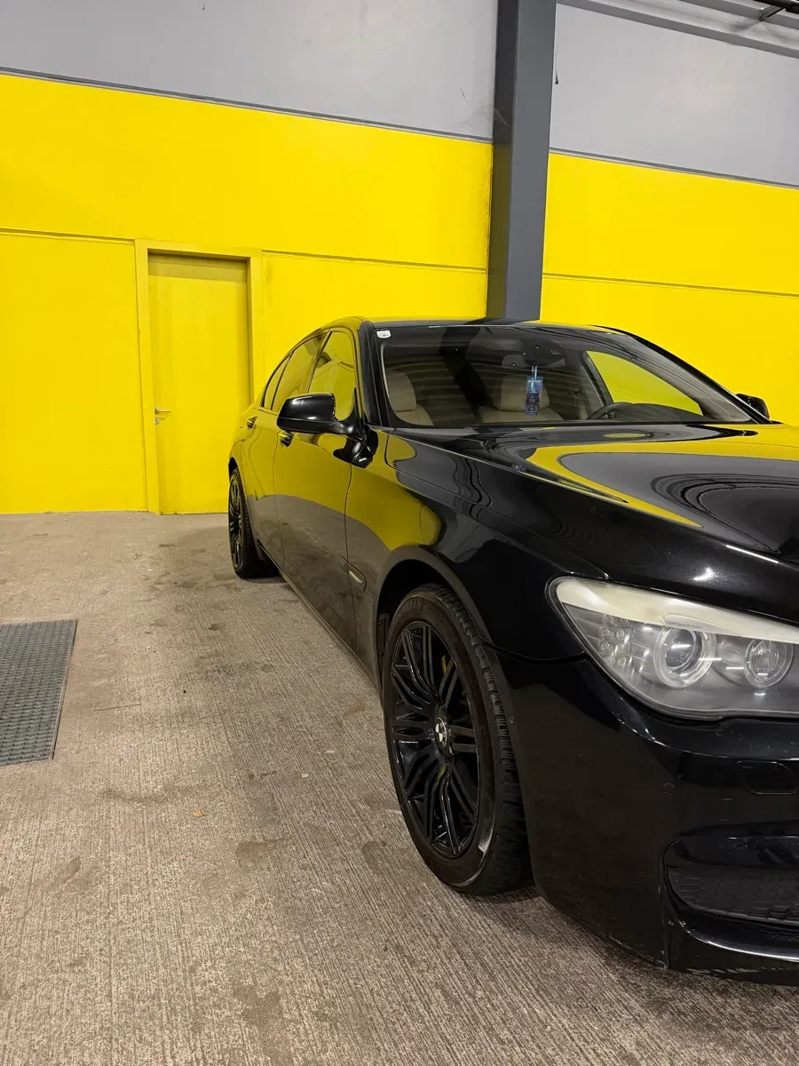BMW 7 Series 2008 photo 2