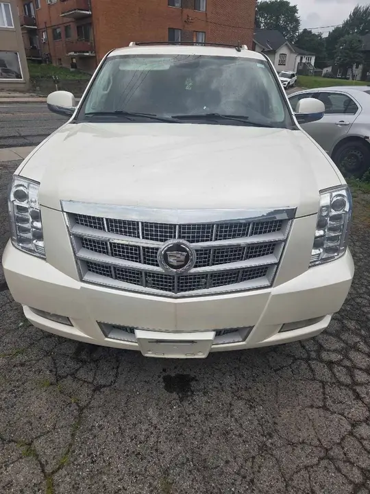 Cadillac Escalade 2012 photo 2
