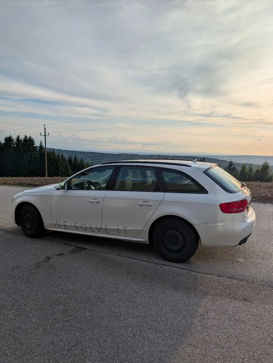 Audi A4 2011 photo 3