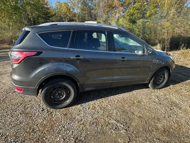 Ford Escape 2017 photo 2