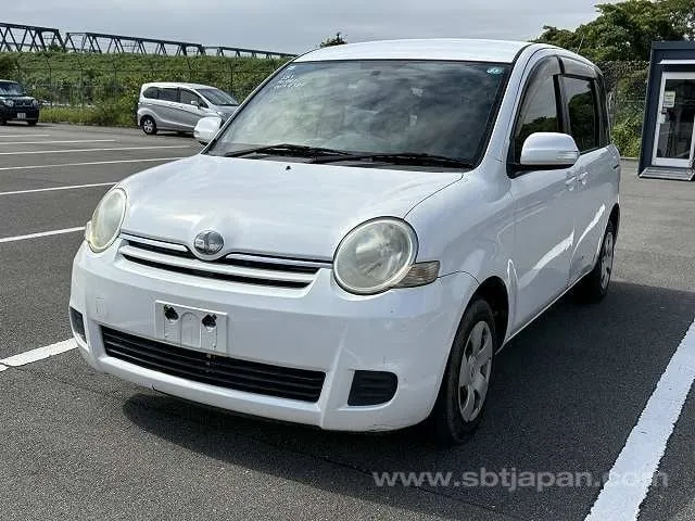 Toyota Sienta 2009 photo 2