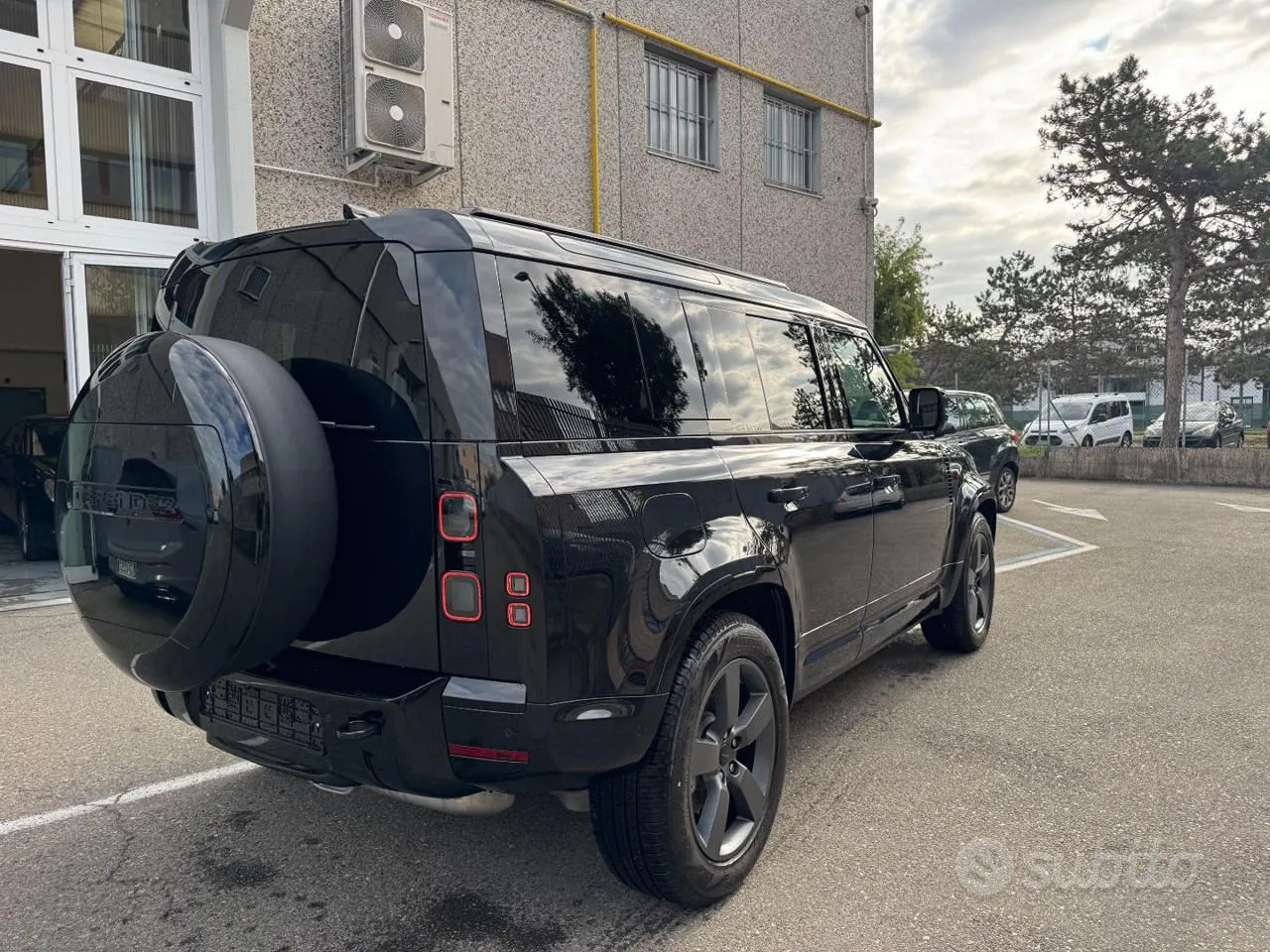 Land Rover Defender 2026 photo 4