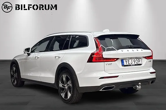 Volvo V60 Cross Country 2019 photo 4