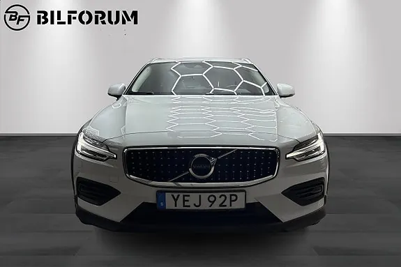 Volvo V60 Cross Country 2019 photo 3