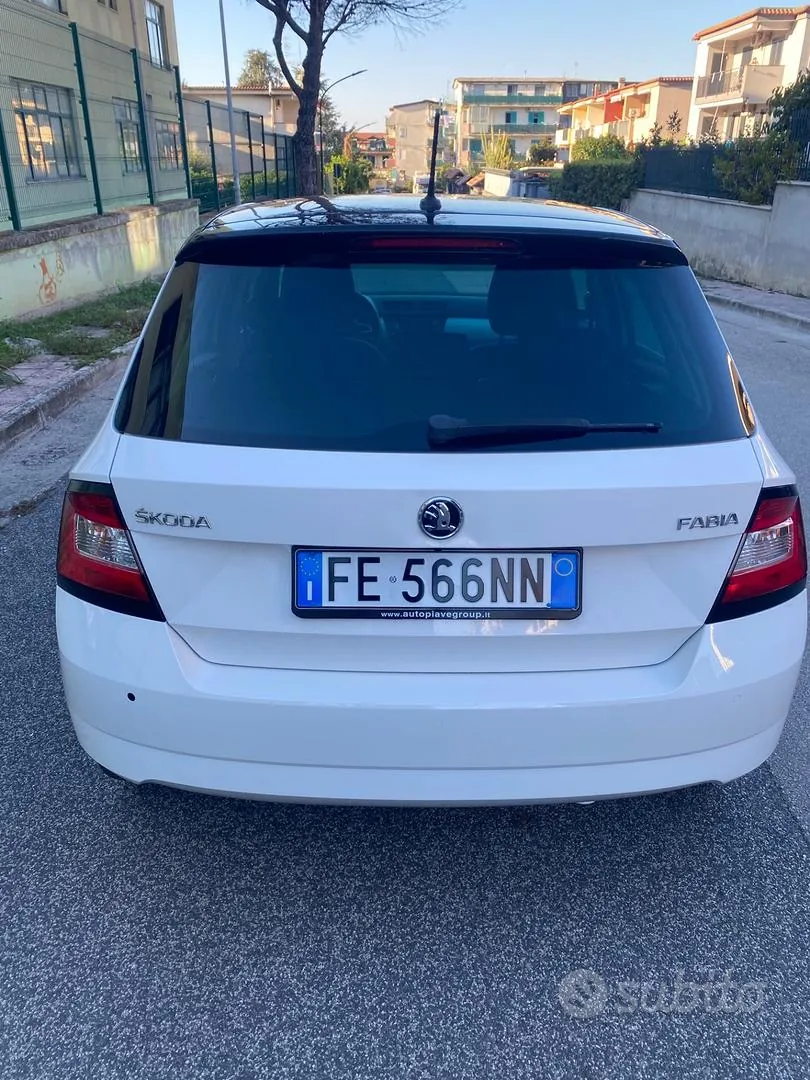 Skoda Fabia 2016 photo 5