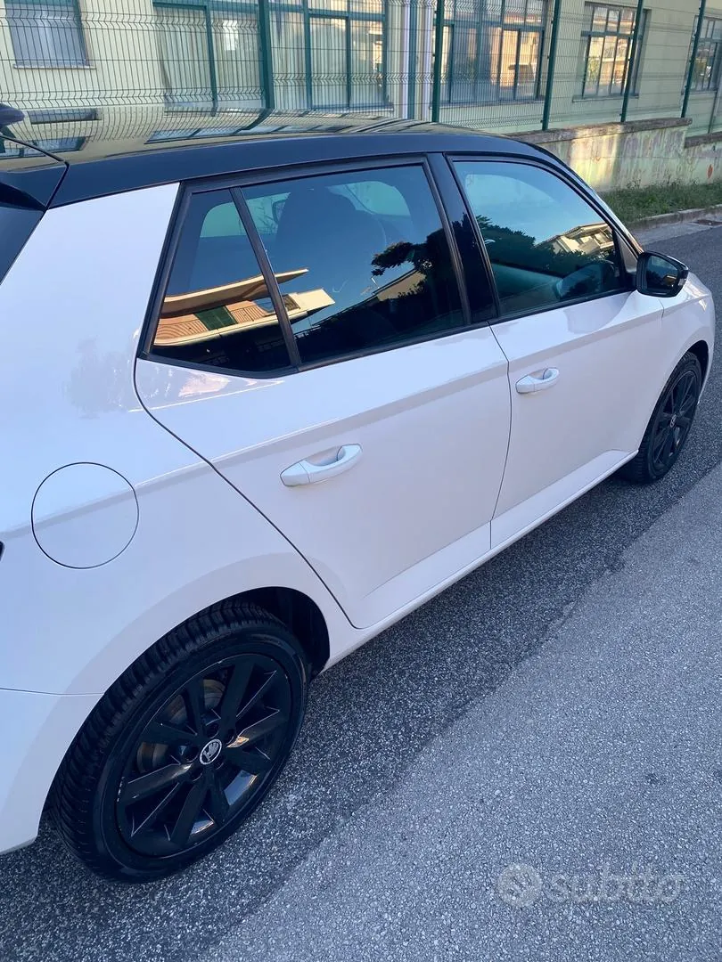 Skoda Fabia 2016 photo 4