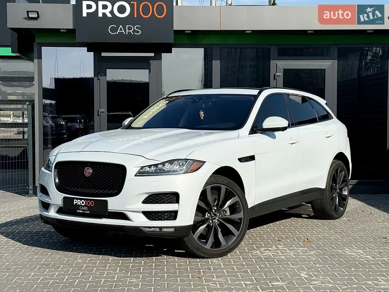 Jaguar F-Pace 2018 photo 3