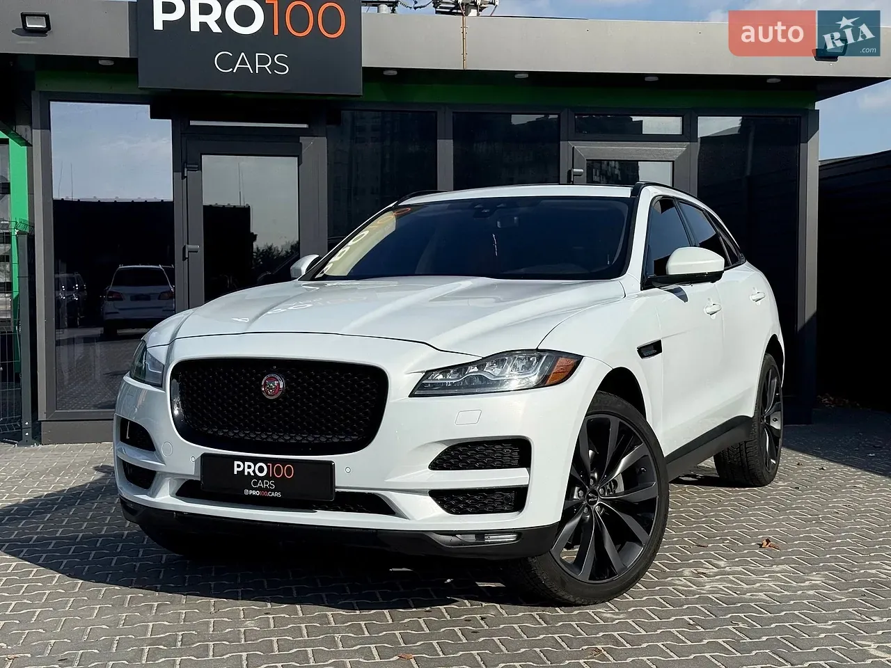 Jaguar F-Pace 2018 photo 4