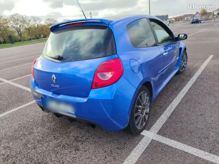 Renault Clio 2006 photo 2