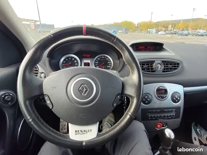 Renault Clio 2006 photo 3