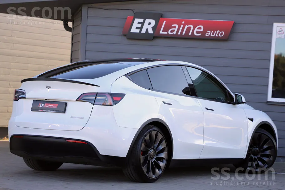 Tesla Model Y 2023 photo 3