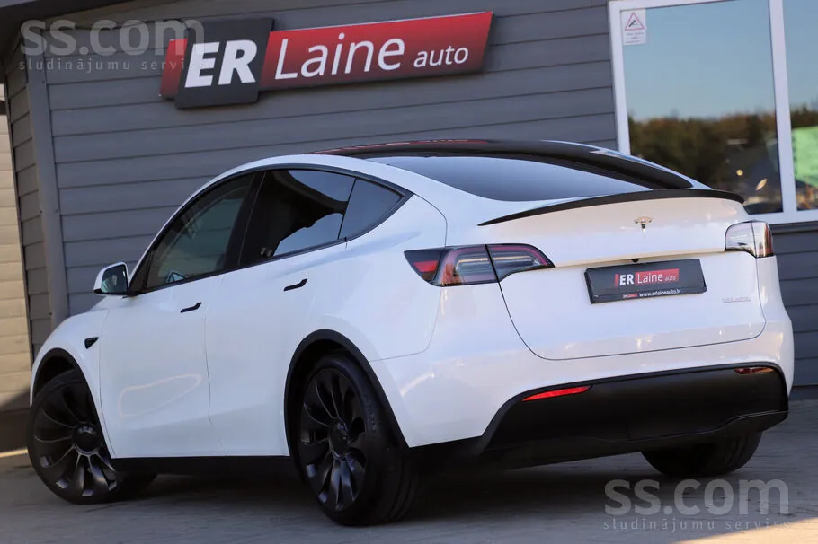 Tesla Model Y 2023 photo 4