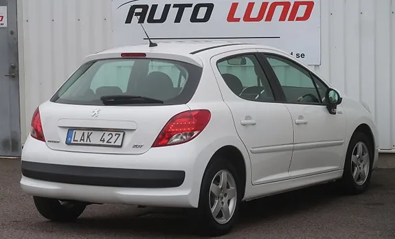 Peugeot 207 2010 photo 3