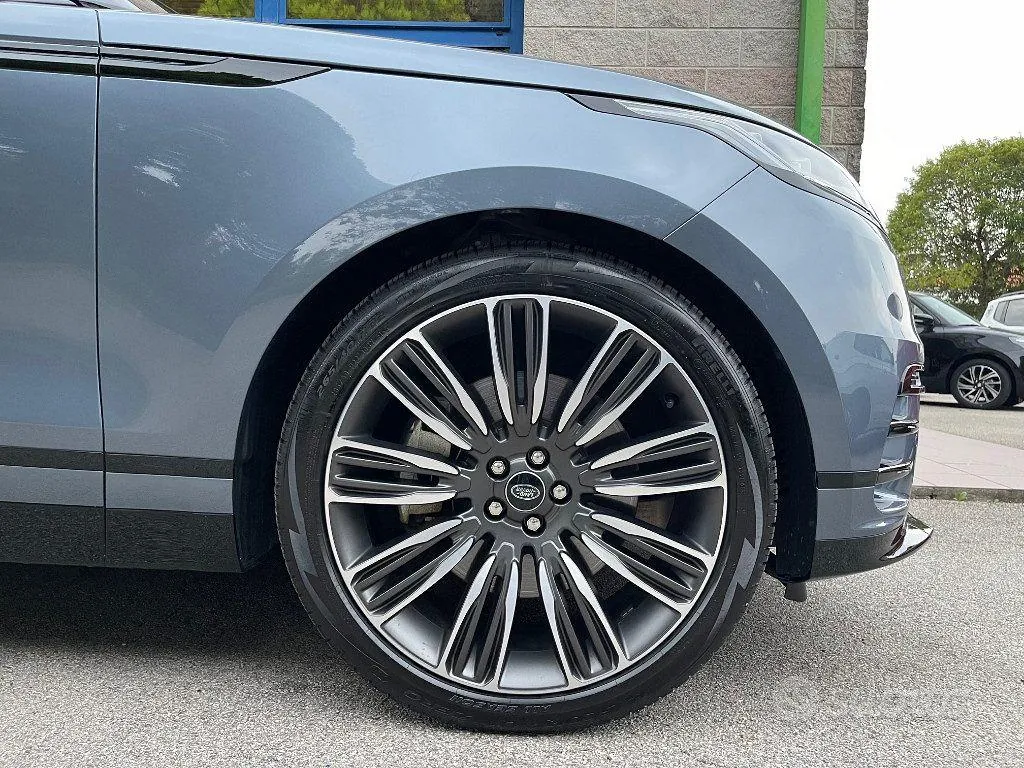 Land Rover Range Rover Velar 2023 photo 3