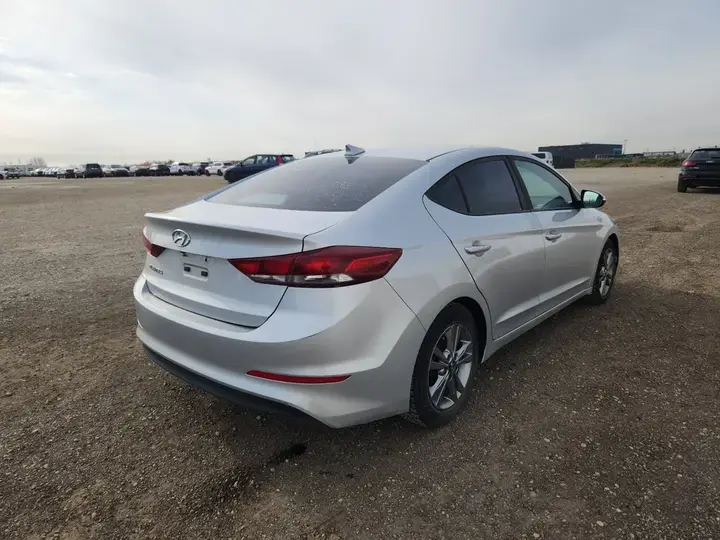 Hyundai Elantra 2018 photo 4