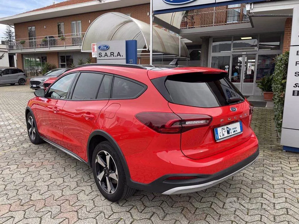 Ford Focus 2023 photo 3