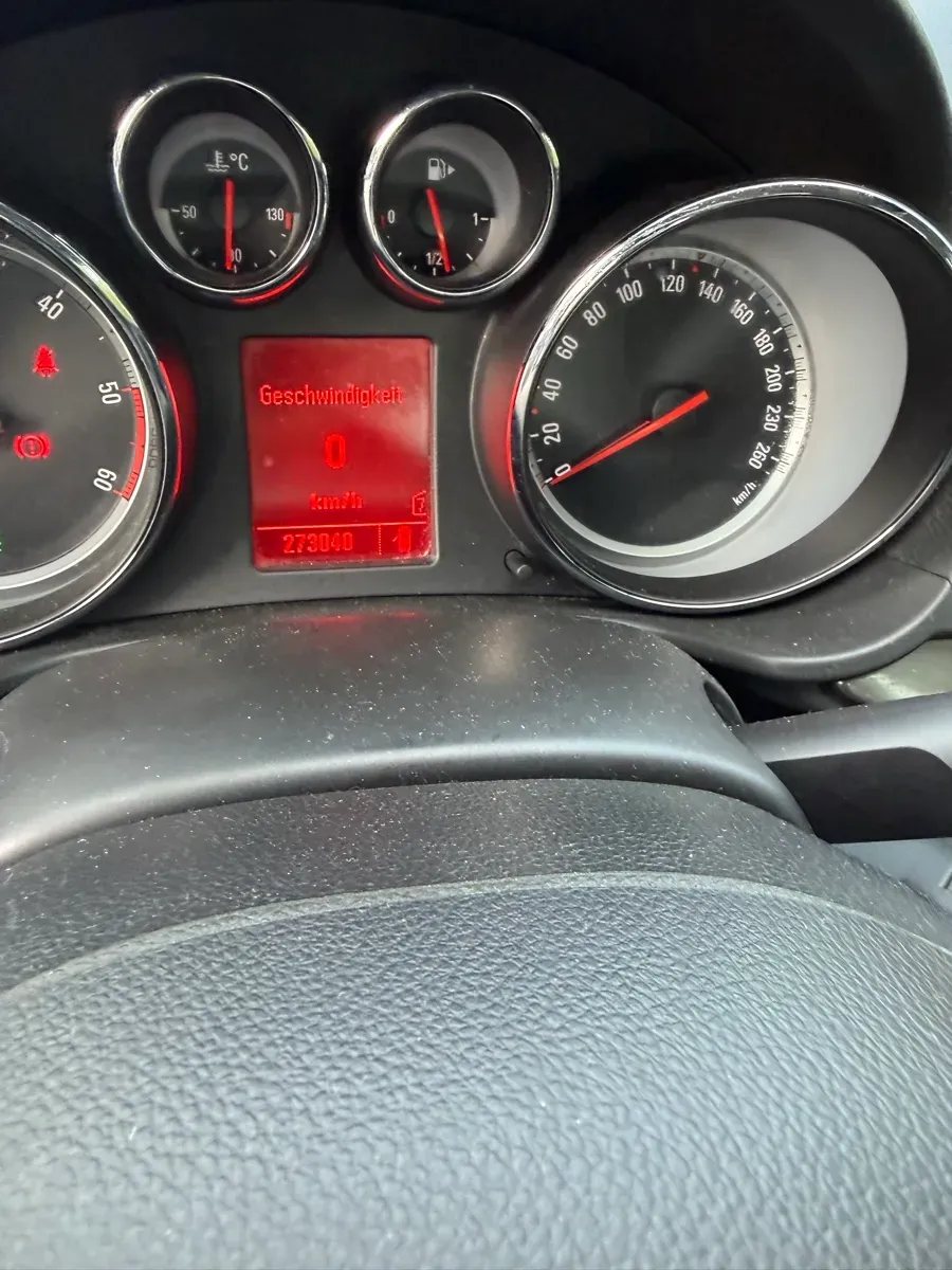 Opel Insignia 2010 photo 3