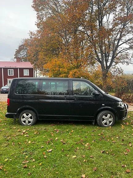 Volkswagen Multivan 2012 photo 2