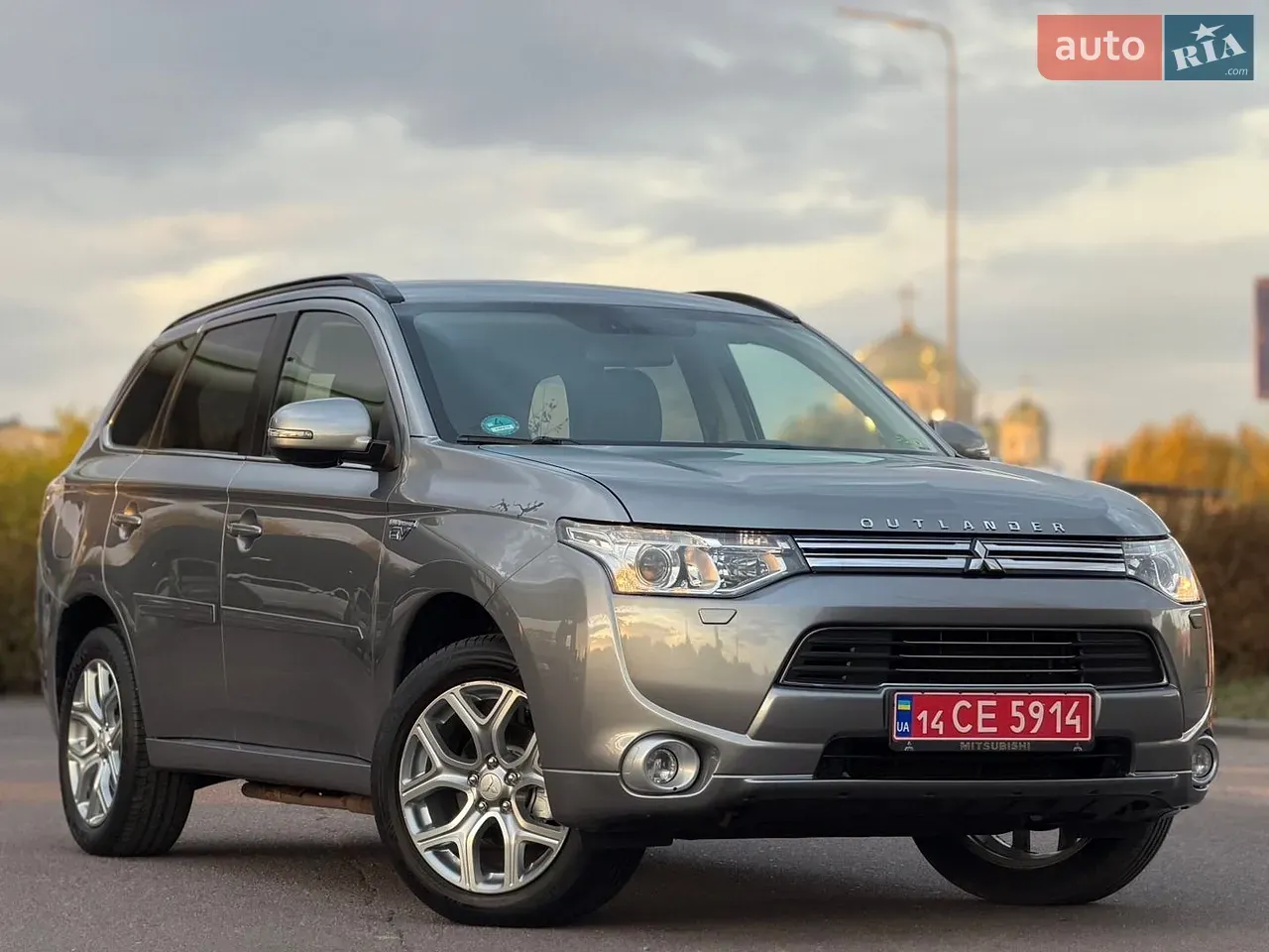 Mitsubishi Outlander 2014 photo 4