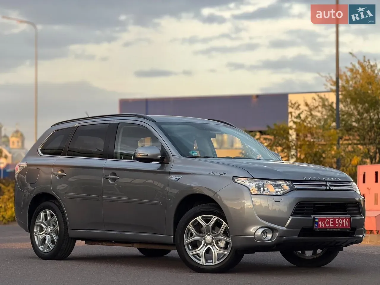 Mitsubishi Outlander 2014 photo 3
