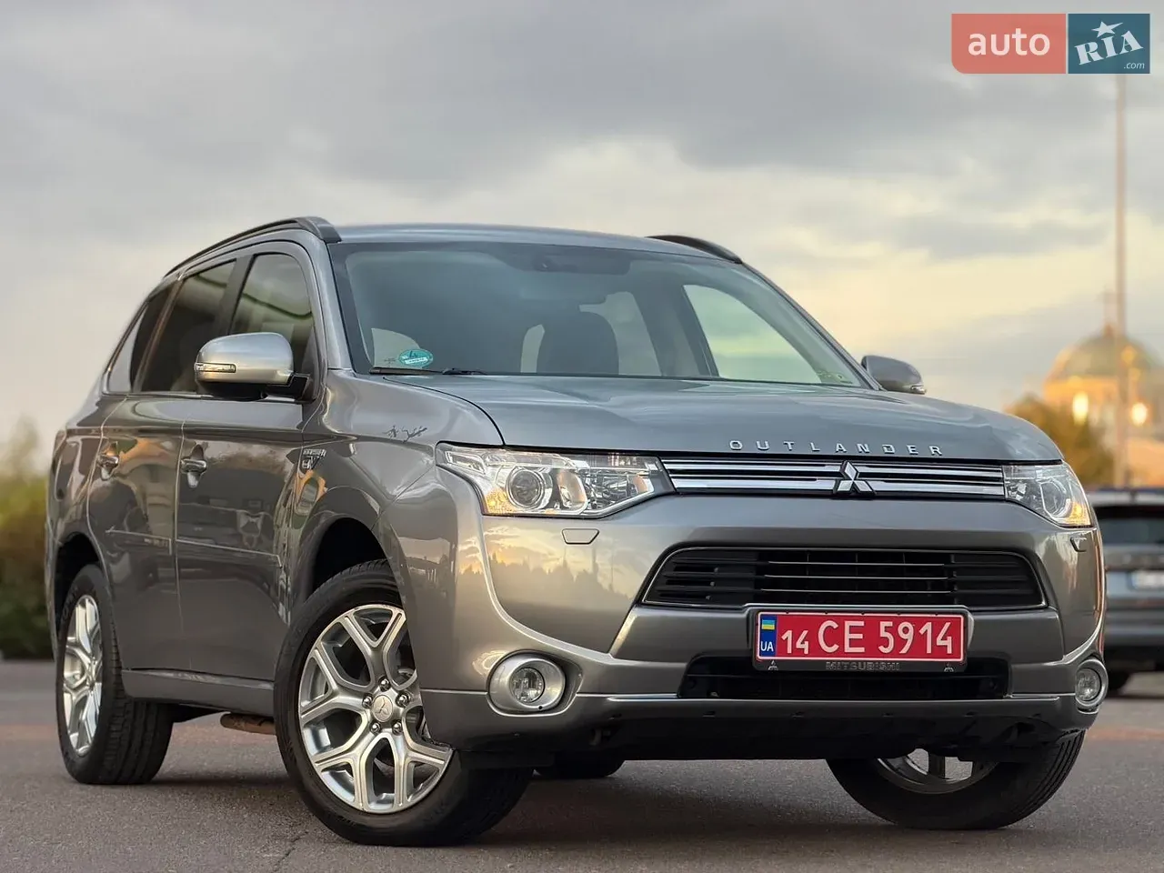 Mitsubishi Outlander 2014 photo 5