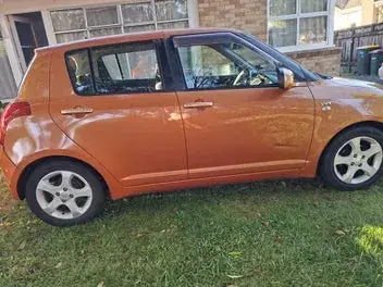 Suzuki Swift 2005 photo 4
