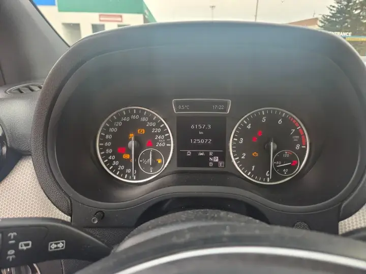 Mercedes-Benz B-Class 2013 photo 2