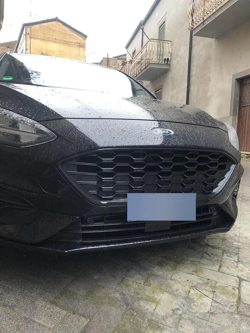 Ford Focus 2022 photo 2