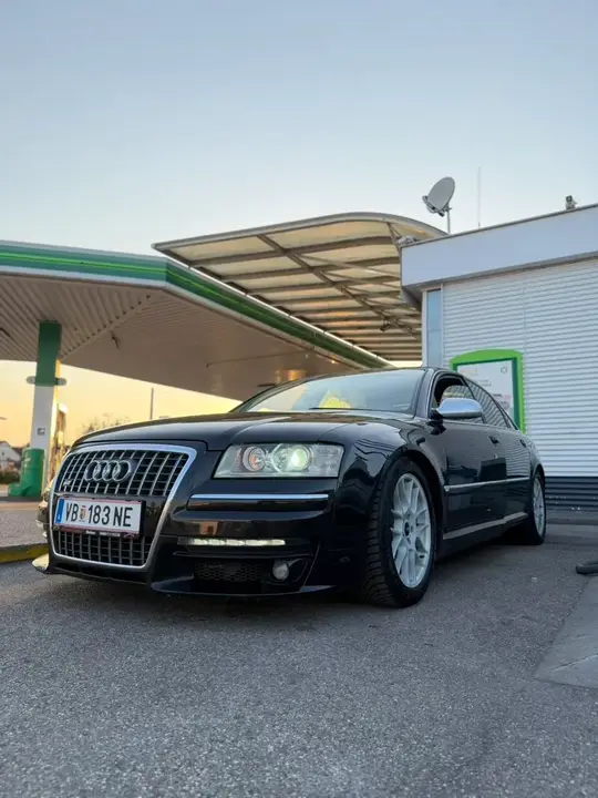 Audi A8 2003 photo 2