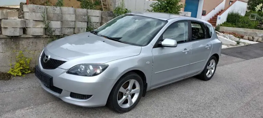 Mazda Mazda3 2006 photo 2