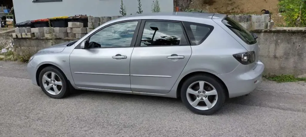 Mazda Mazda3 2006 photo 3