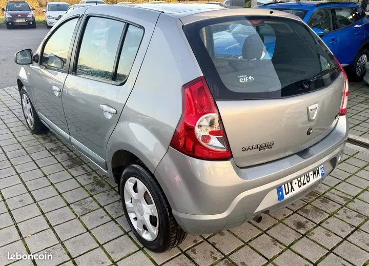 Dacia Sandero 2009 photo 4