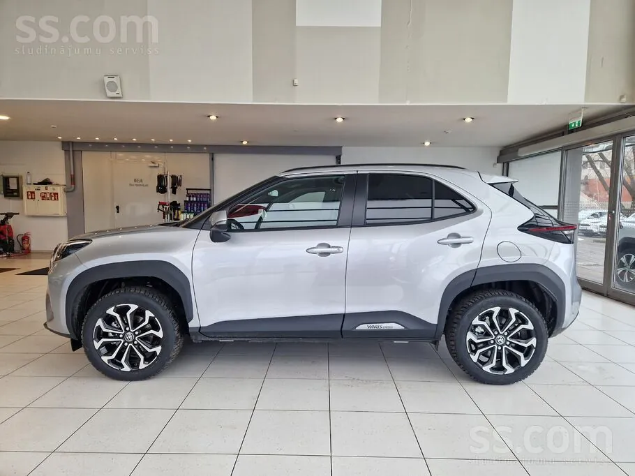 Toyota Yaris Cross Crossover 2025 photo 4