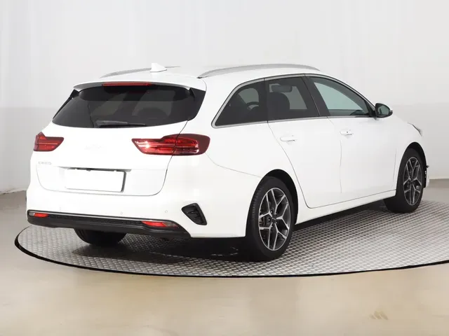 Kia Ceed 2025 photo 4