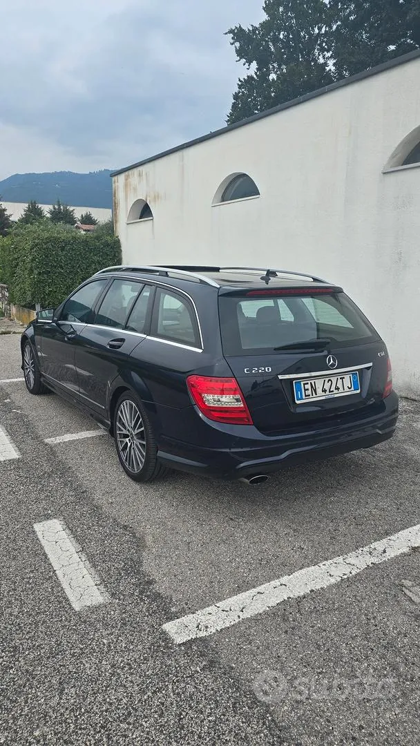 Mercedes-Benz C-Class 2012 photo 4