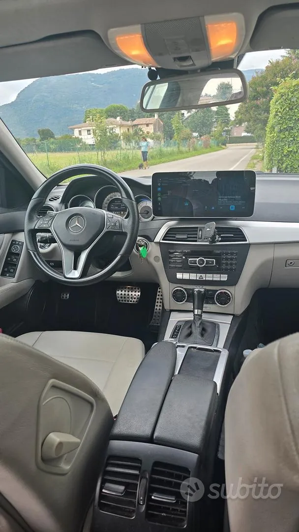Mercedes-Benz C-Class 2012 photo 3